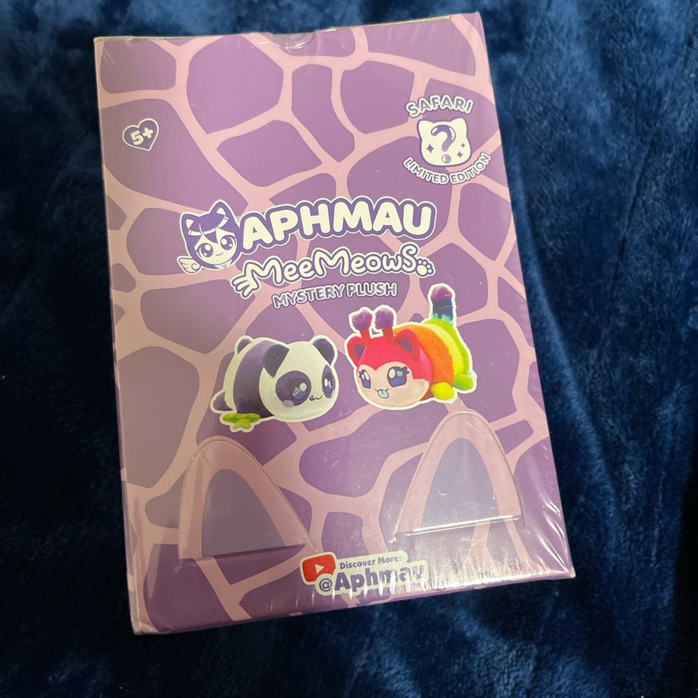 Aphmau MeeMeows Mystery Plush - Purple and Pink